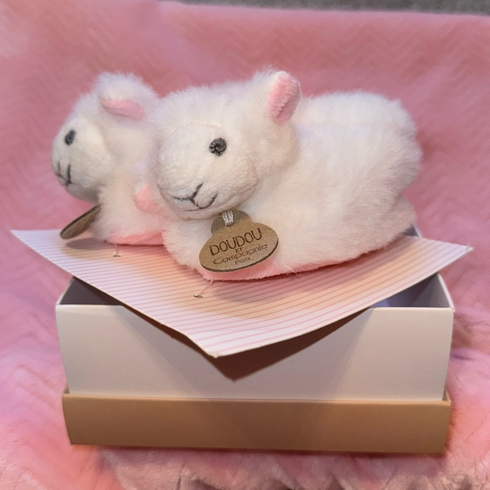 Doudou lamb baby booties-pink
